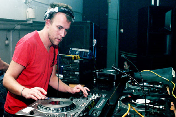 Sander Kleinenberg Live Progressive & Tech House DJ-Sets Compilation (2000 - 2022)
