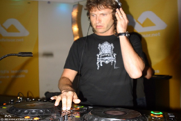 Hernan Cattaneo Live Tech House Audio & Video DJ-Sets SPECIAL Compilation (2001 - 2023)
