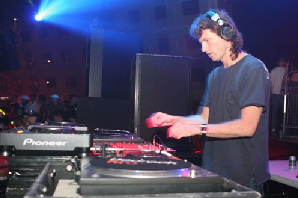 Hernan Cattaneo Live Tech House Audio & Video DJ-Sets SPECIAL COMPLATION (2001 - 2023)