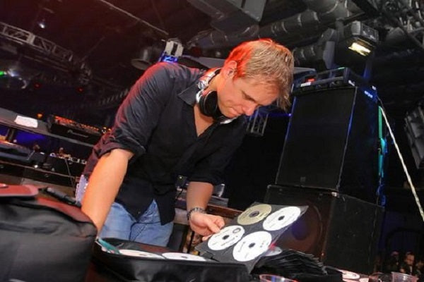 Complete Armin Van Buuren Yearly A State of Trance ASOT Shows DJ-Sets Compilation (2007)